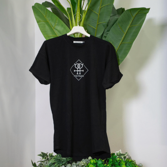 Tous Égaux T-shirt Nera Over