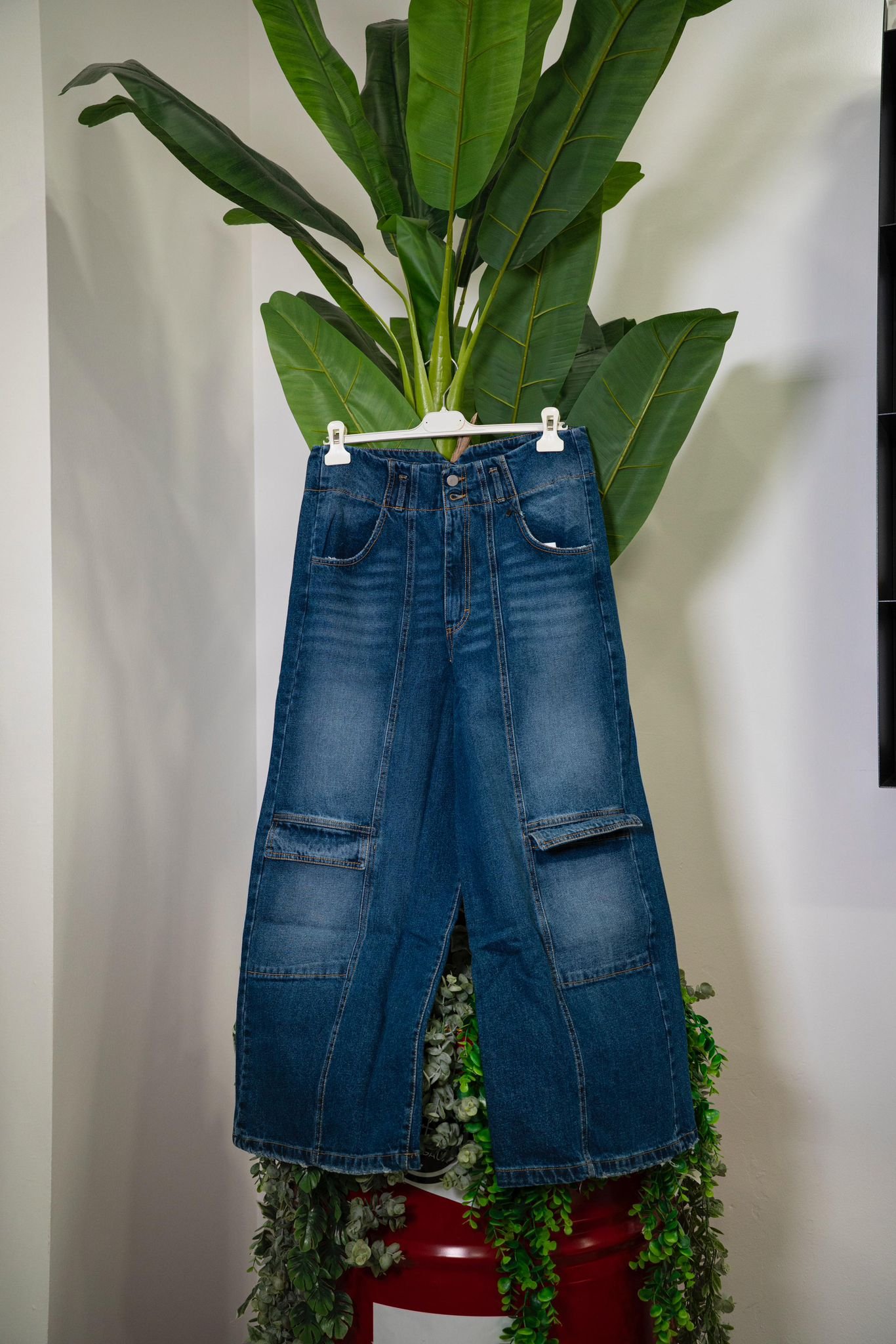 Vic Bee Jeans a Zampa - immagine 2