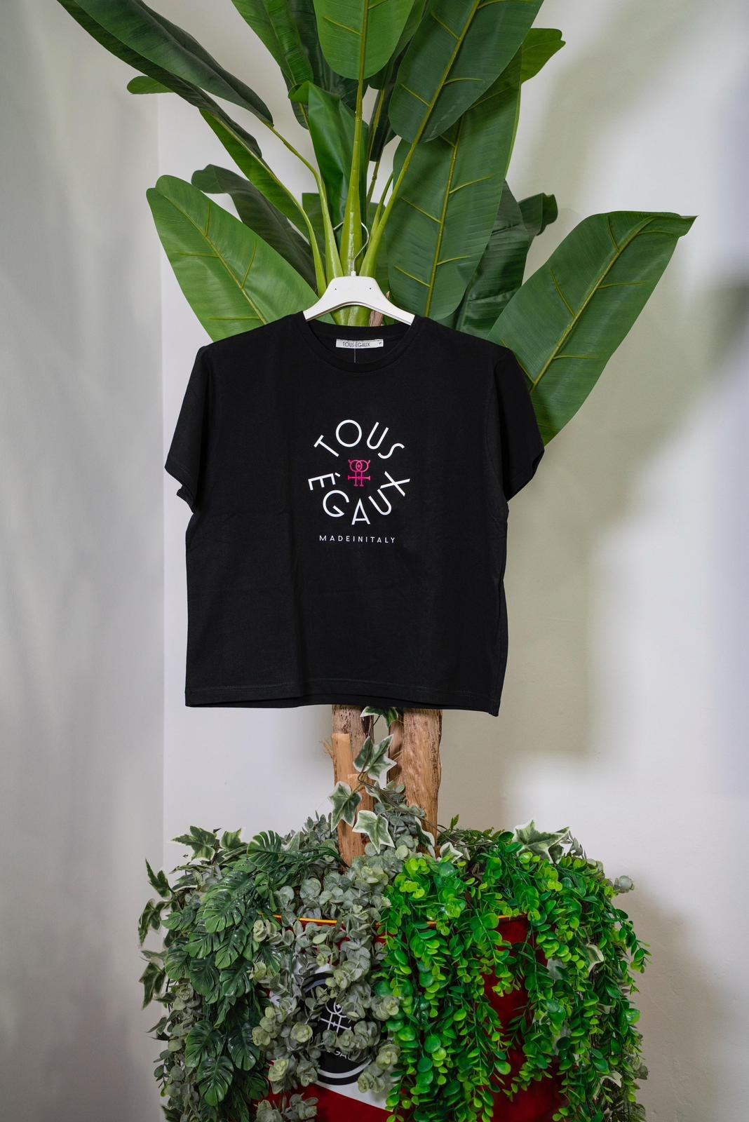 Tous Égaux T-shirt Crop Logo (2 colori) - immagine 4