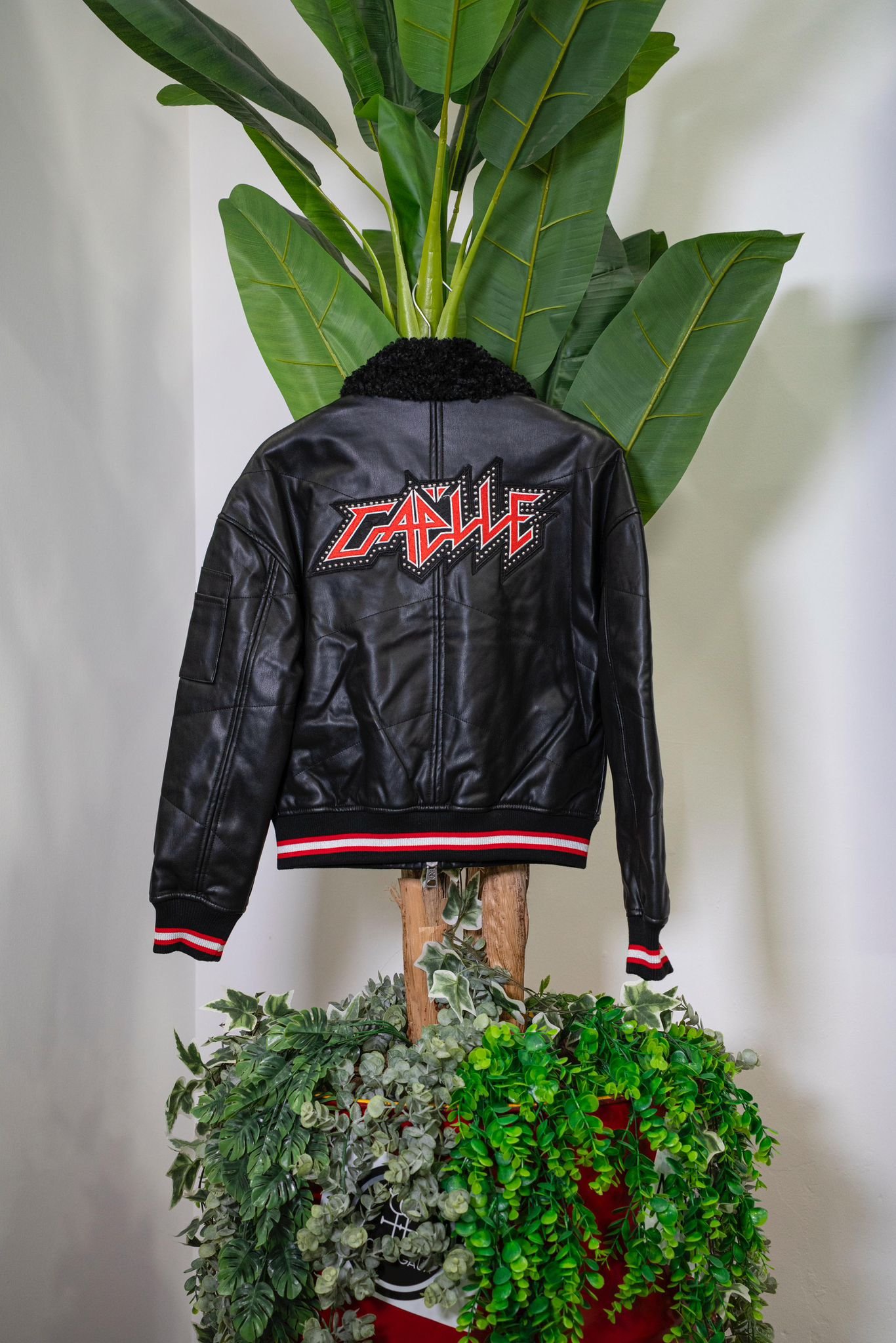 Gaelle Bomber in Ecopelle Nera - immagine 3