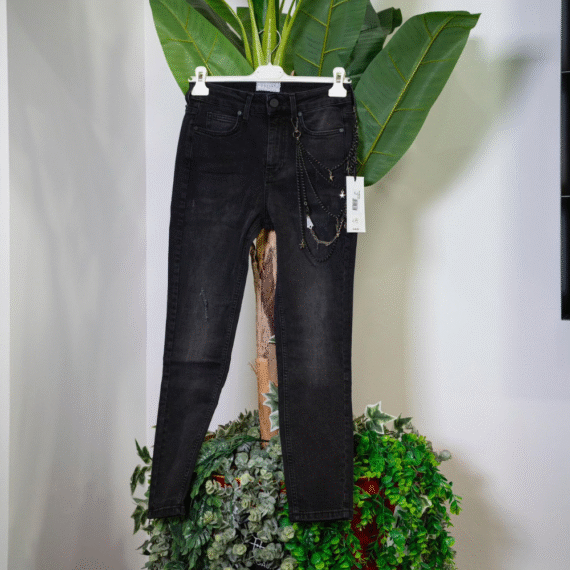 Gaelle Jeans Nero con Catena a Gioiello