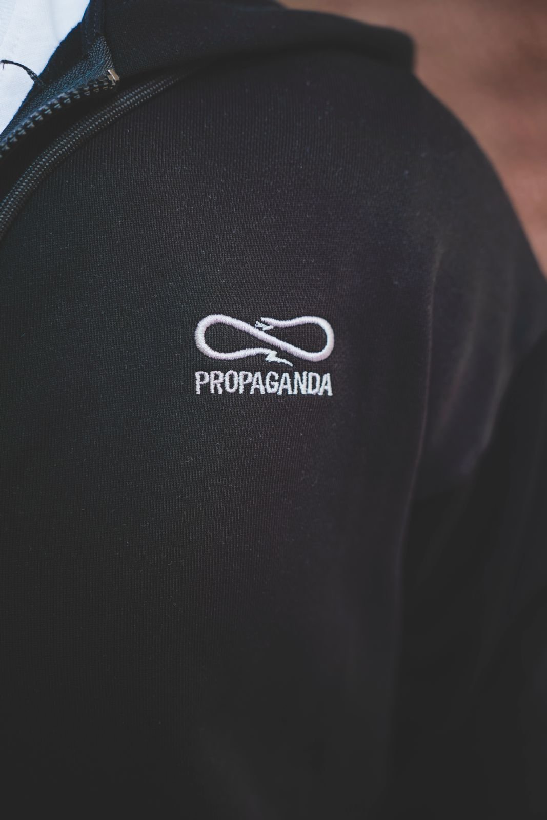 PROPAGANDA LOGO EMBROIDERY ZIP HOODIE BLACK - immagine 3