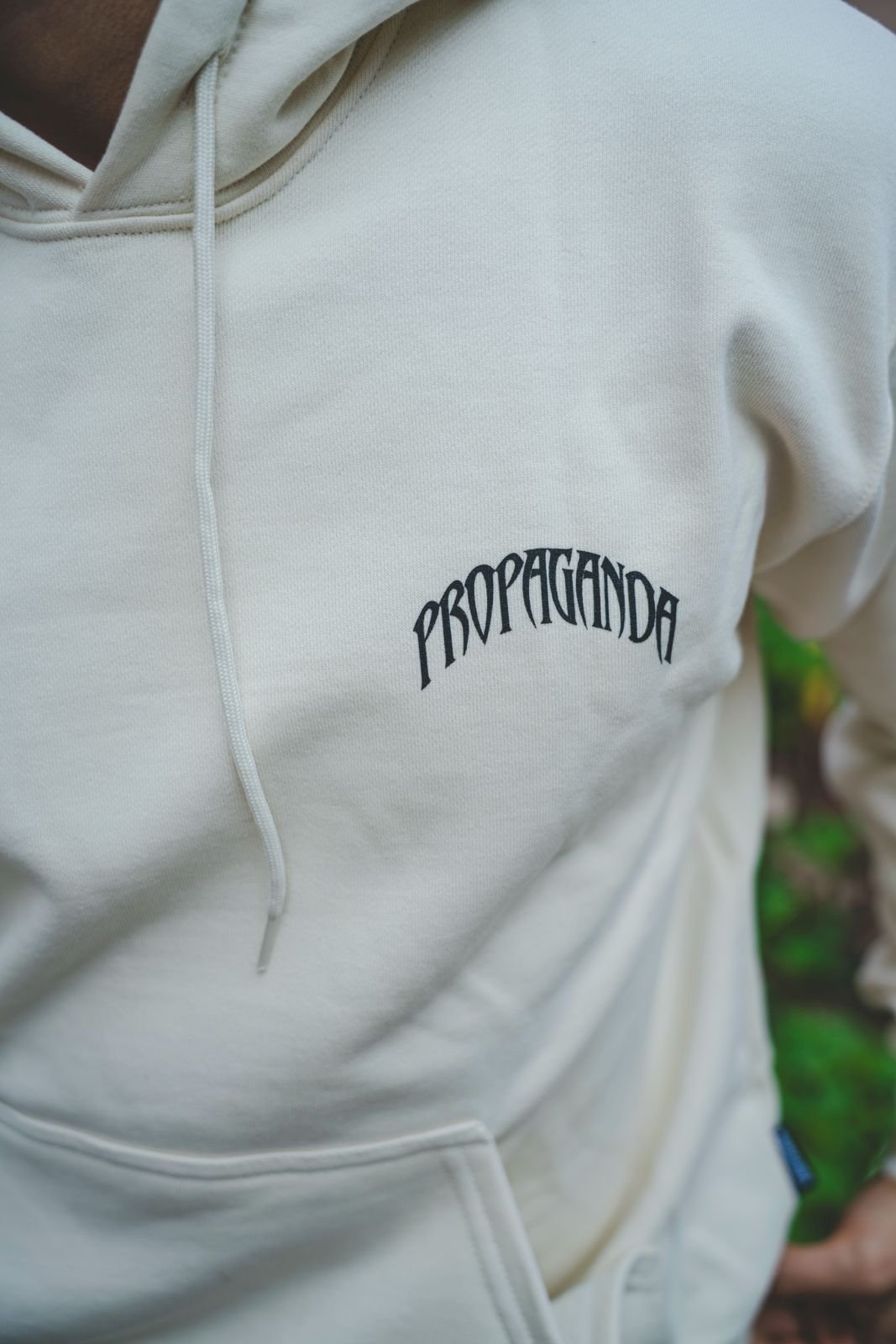 PROPAGANDA TRIANGLE WEB HOODIE BEIGE - immagine 4