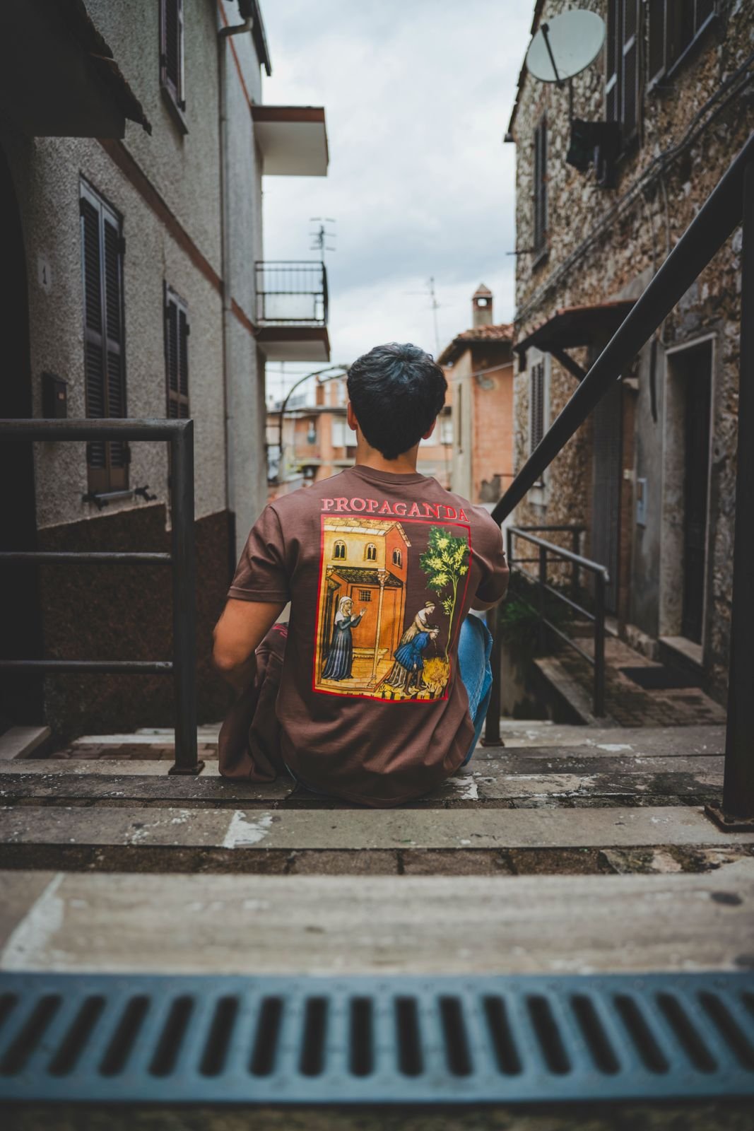 PROPAGANDA T-SHIRT PUKE MARRONE - immagine 3