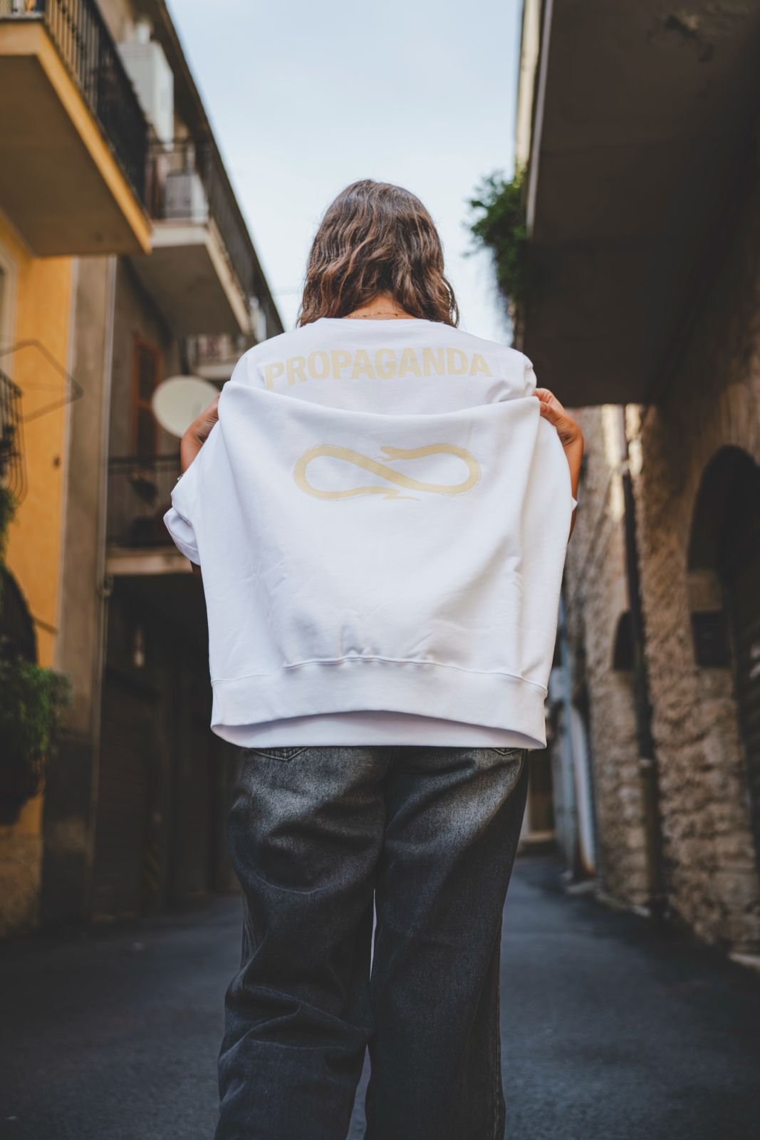 Propaganda Crop Hoodie Logo Woman Silkscreen Bianca - immagine 4