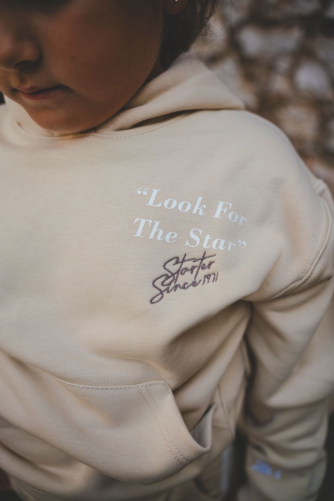 Starter Felpa Crop con Cappuccio Bimba color avana - immagine 2