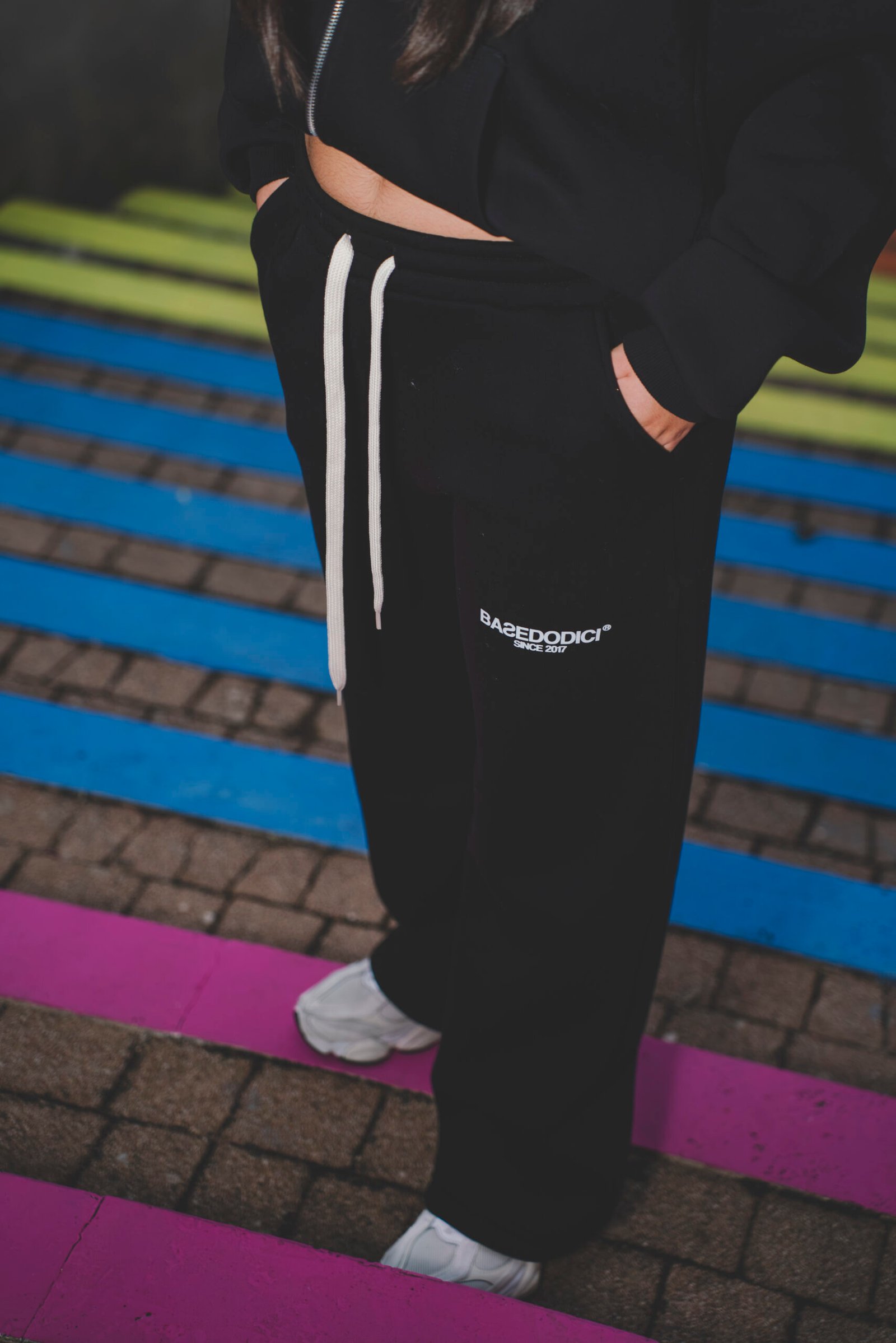 Fleece Pants "Comfy" Front Logo Black/White - immagine 5