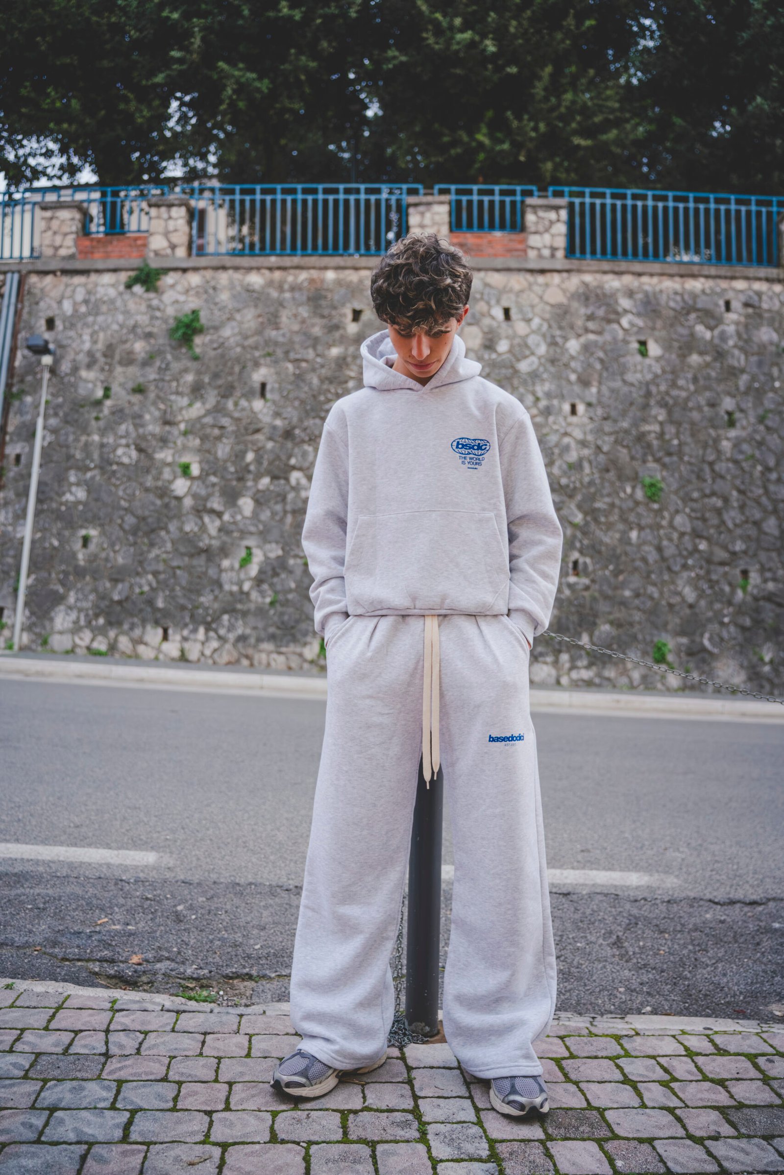 FLEECE PANTS "COMFY" FRONT LOGO ASHGREY/BLUE - immagine 4