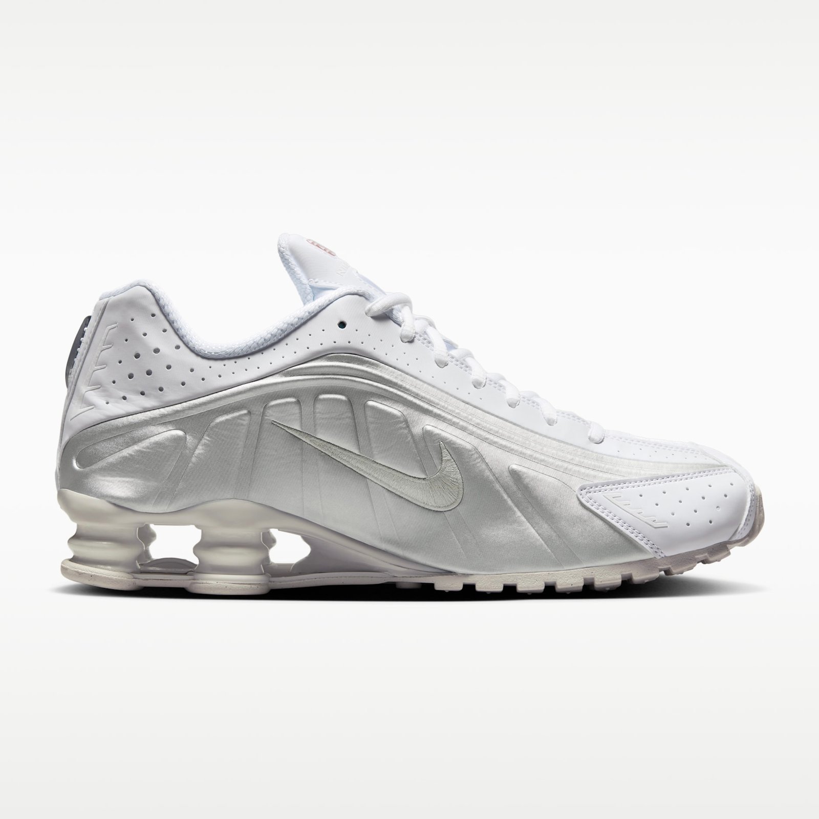 NIKE SHOX R4