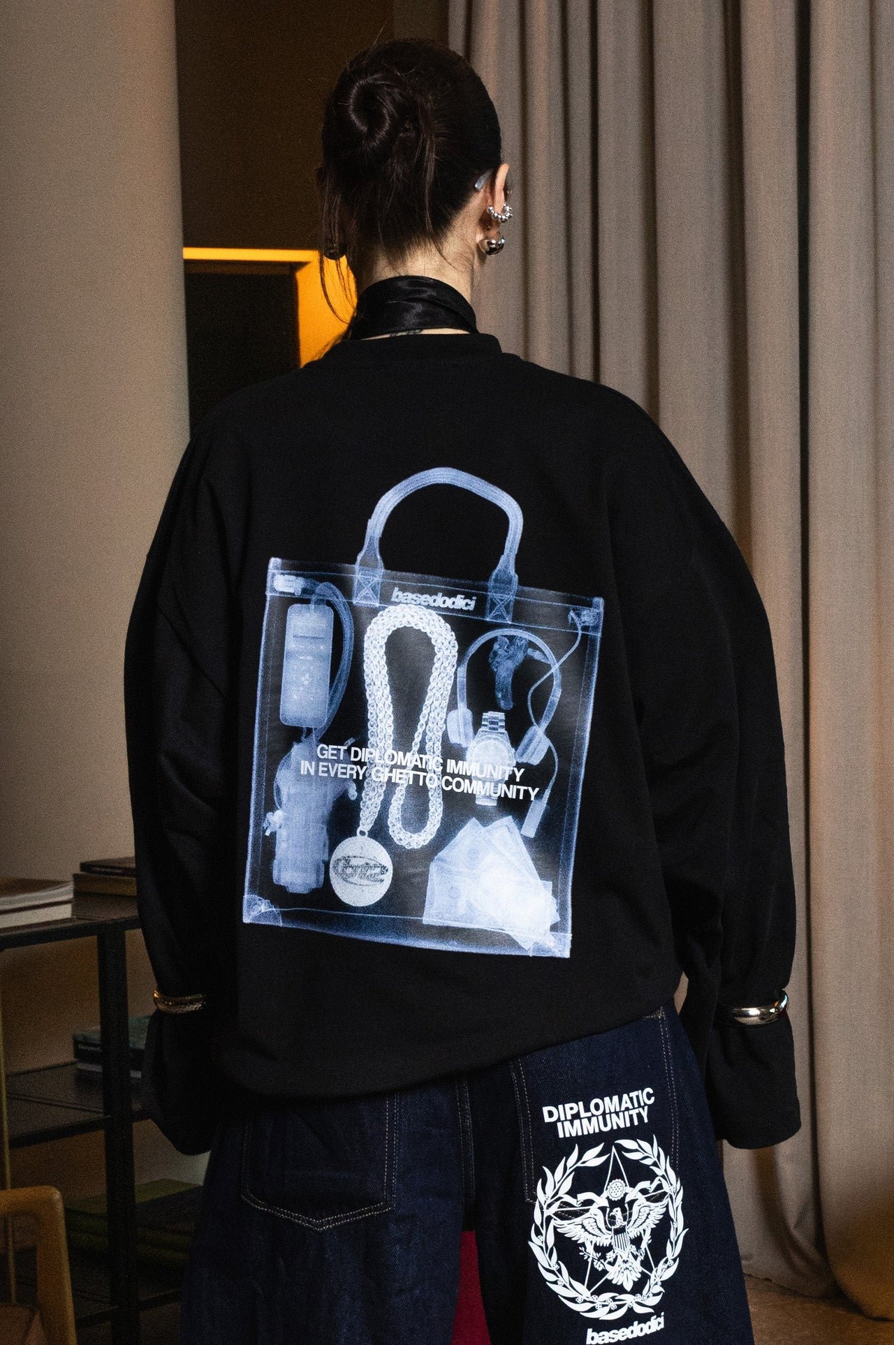 BASEDODICI LONGSLEEVE ''WORLD TOUR'' X-RAY BLACK - immagine 2