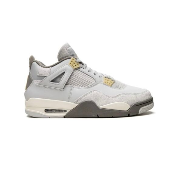 AIR JORDAN 4 RETRO SE CRAFT PHOTON DUST