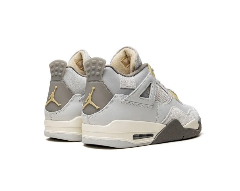 AIR JORDAN 4 RETRO SE CRAFT PHOTON DUST - immagine 2