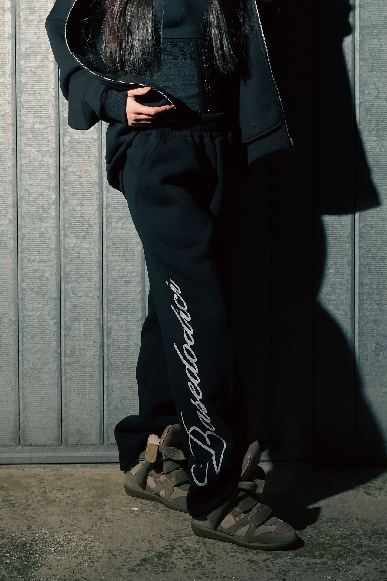 BASEDODICI FLEECE PANTS "RUDE DIAMOND" SCRIPT BLACK - immagine 4