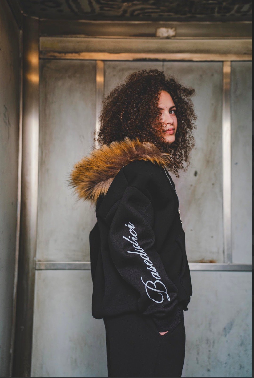 BASEDODICI FULL ZIP ''RUDE DIAMOND'' FAUX FUR SCRIPT BLACK - immagine 5